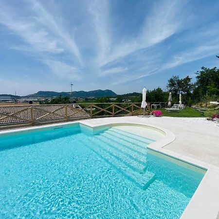 Villa Poggio Ulivo Pool-Apartments Rivoli Veronese Eksteriør billede