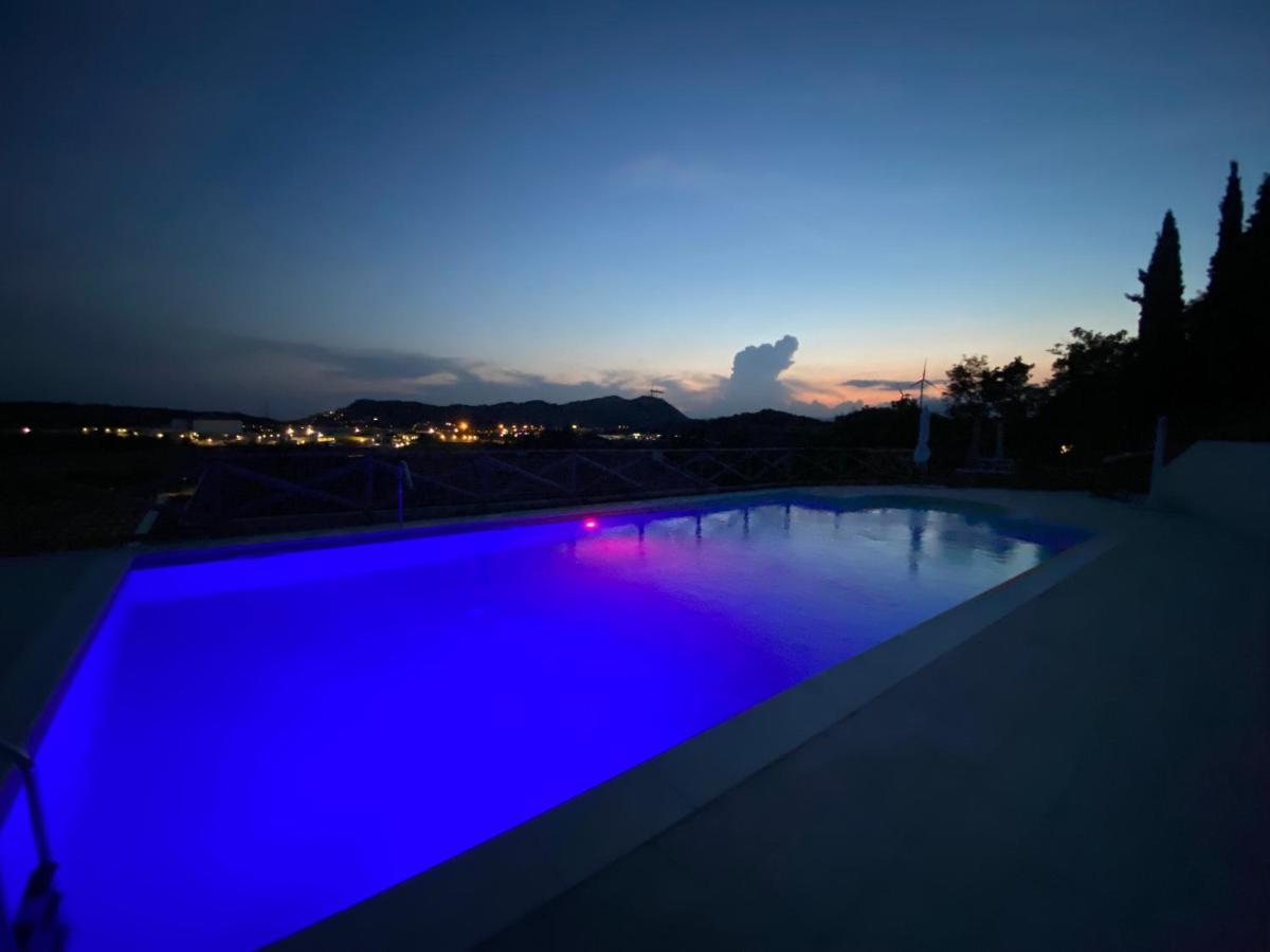 Villa Poggio Ulivo Pool-Apartments Rivoli Veronese Eksteriør billede