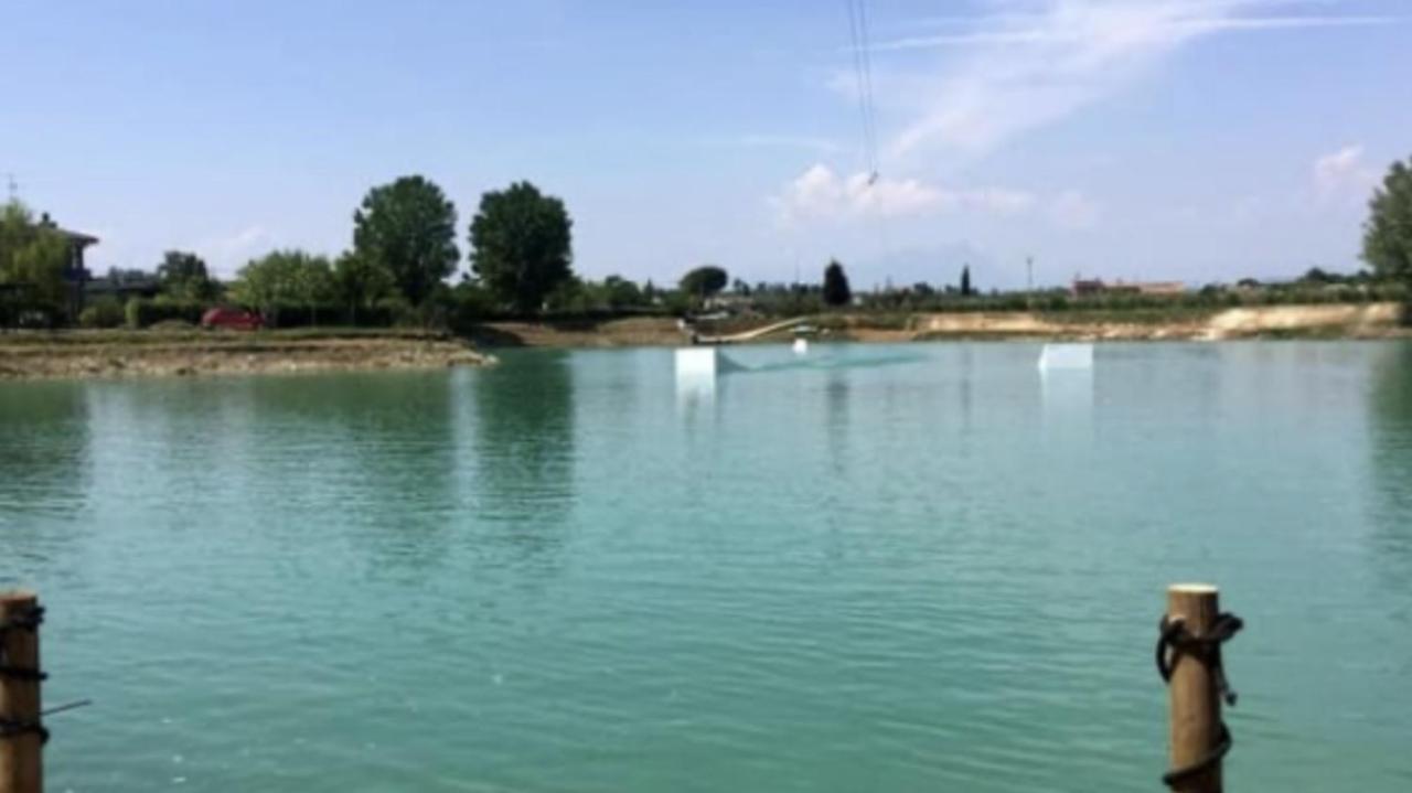 Villa Poggio Ulivo Pool-Apartments Rivoli Veronese Eksteriør billede