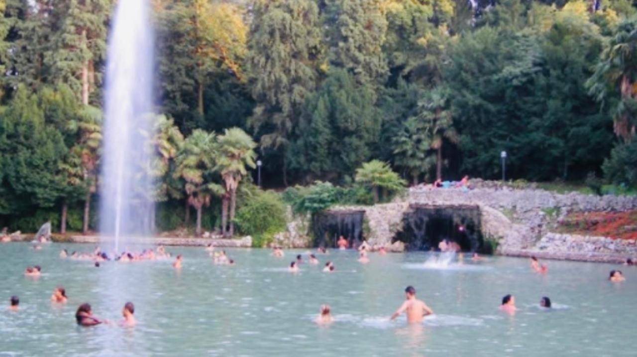Villa Poggio Ulivo Pool-Apartments Rivoli Veronese Eksteriør billede