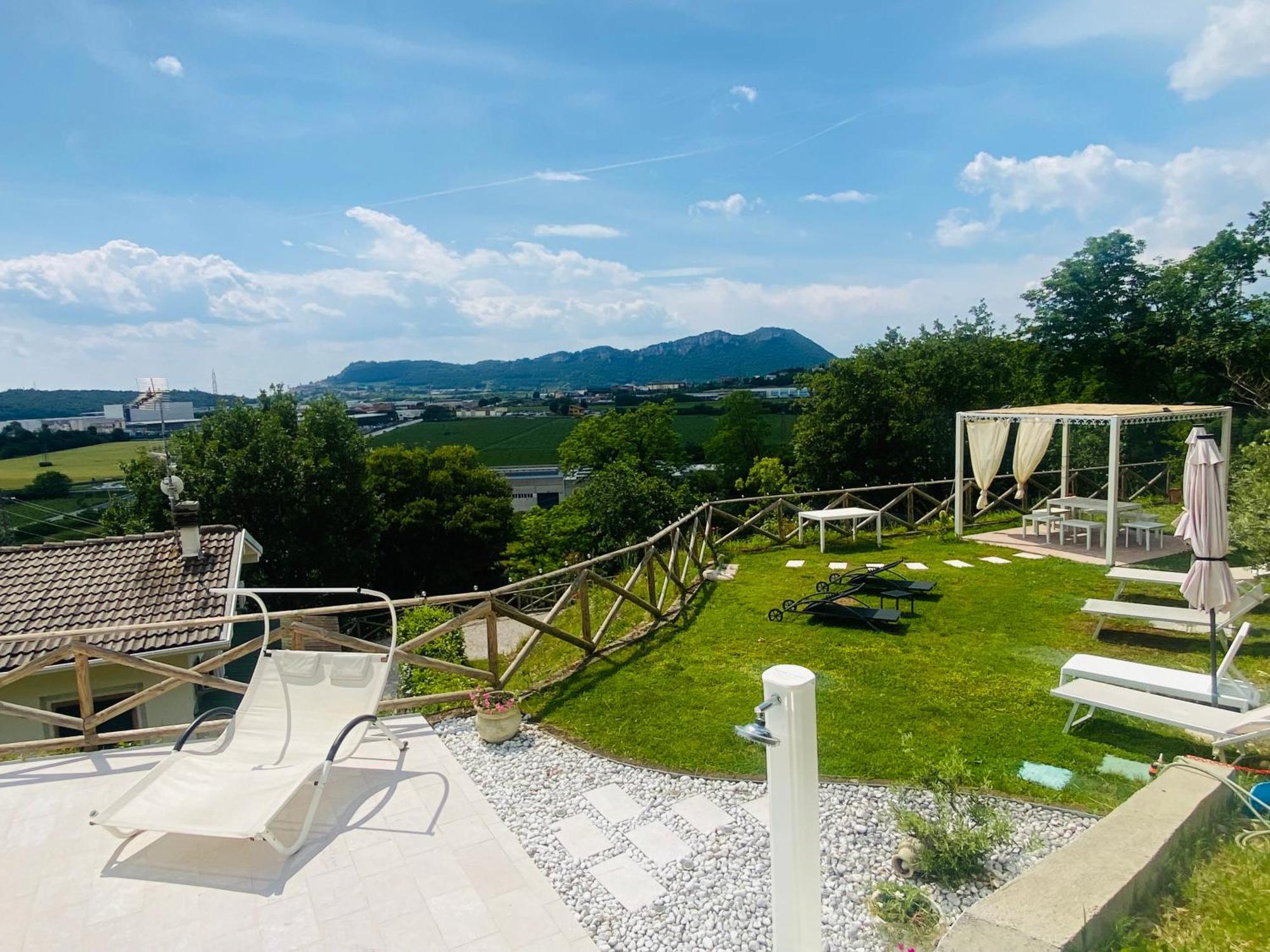 Villa Poggio Ulivo Pool-Apartments Rivoli Veronese Eksteriør billede