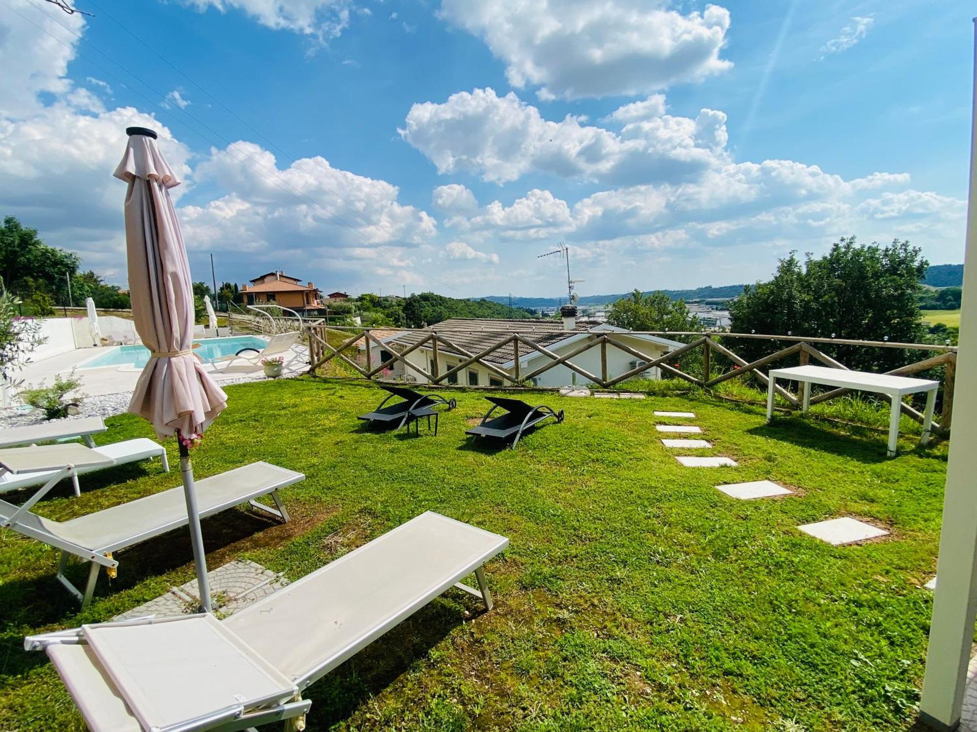 Villa Poggio Ulivo Pool-Apartments Rivoli Veronese Eksteriør billede